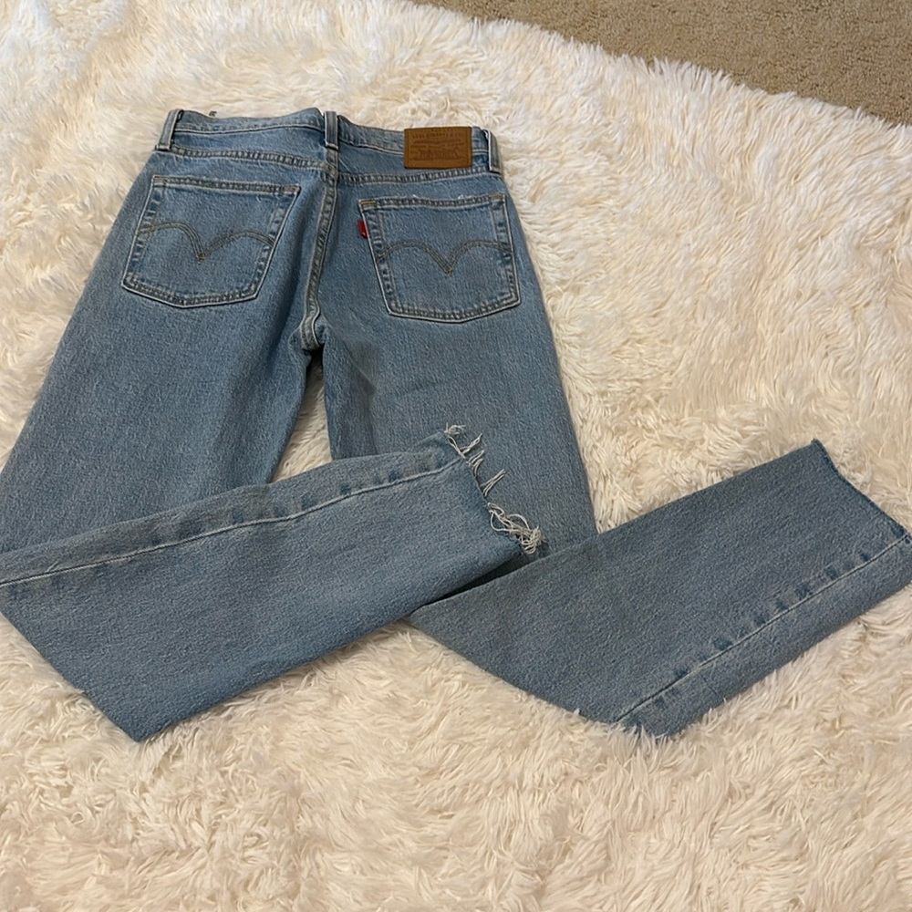Levis straight leg